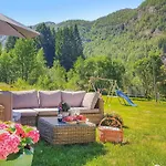 3 Bedroom Lovely In Vikanes *