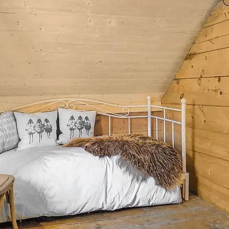 3 Bedroom Lovely In Vikanes * Eikemo