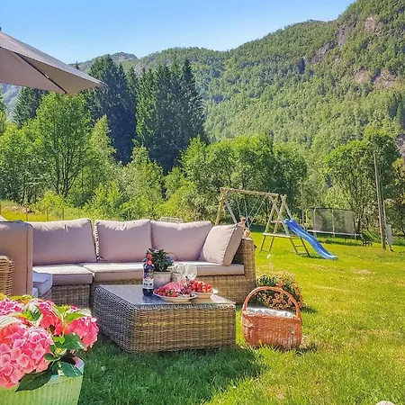 3 Bedroom Lovely In Vikanes *