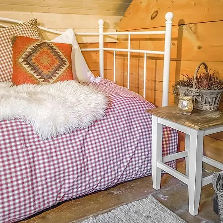 3 Bedroom Lovely In Vikanes Holiday home *