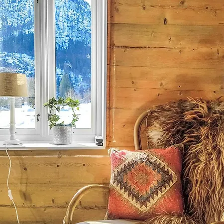 3 Bedroom Lovely In Vikanes Eikemo