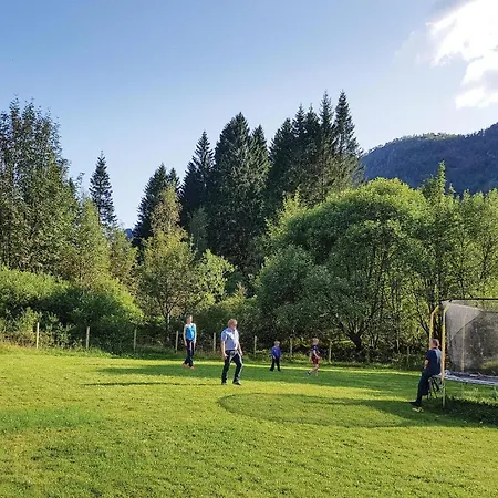 3 Bedroom Lovely In Vikanes Feriehus *