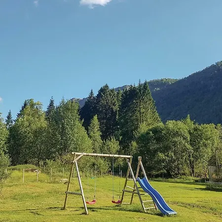 3 Bedroom Lovely In Vikanes Eikemo