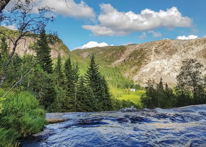 3 Bedroom Lovely In Vikanes Feriehus