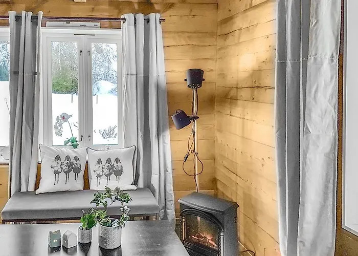 3 Bedroom Lovely In Vikanes