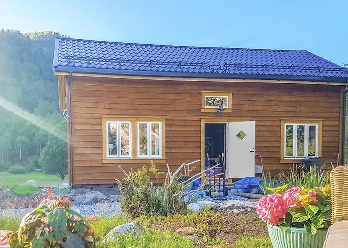 3 Bedroom Lovely In Vikanes * Eiknes