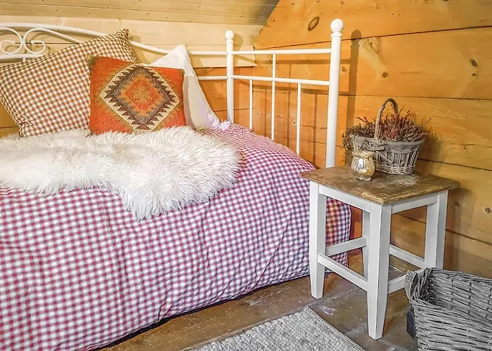 3 Bedroom Lovely In Vikanes Сasa de vacaciones *